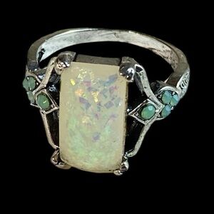 Antique White Faux Opal Iridescent Stone Ring with Green Accents Sz 10